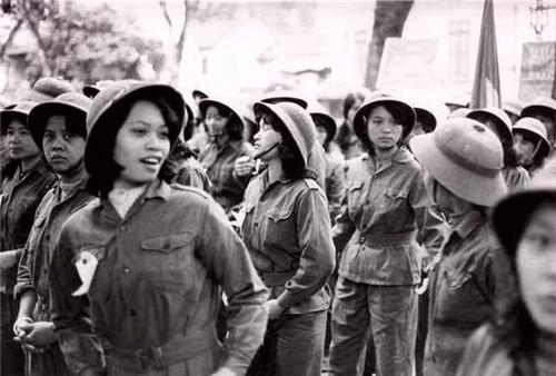 越南人民軍中的女兵力量，日益壯大的越南女兵風采，越南女兵力量的崛起，軍中力量與風采展現(xiàn)