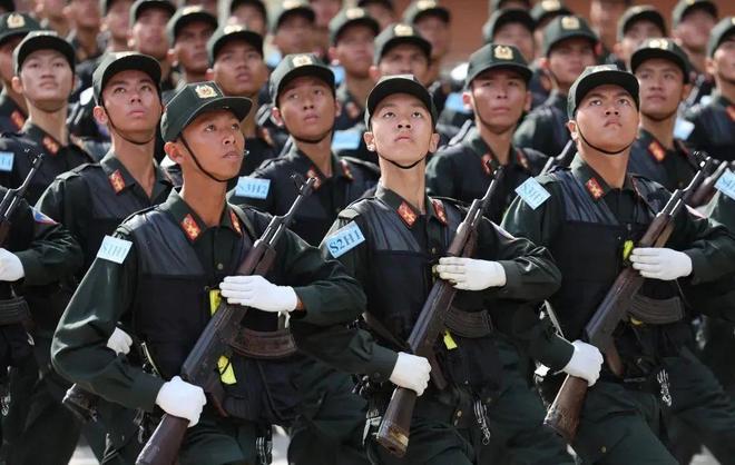 女兵閱兵訓(xùn)練照，堅(jiān)韌與榮耀的見證，女兵閱兵訓(xùn)練照，堅(jiān)韌精神與榮耀時(shí)刻的見證
