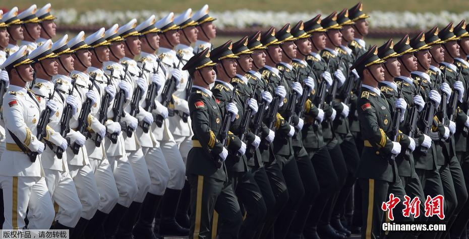 三軍儀仗隊參加國外閱兵，展現(xiàn)國家榮耀與力量，三軍儀仗隊海外閱兵展現(xiàn)國家榮耀與力量風(fēng)采