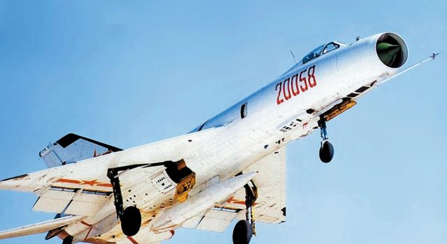 揭秘殲八自我爆炸事件，原因、影響與啟示，揭秘殲八自我爆炸事件，原因、影響及啟示全解析