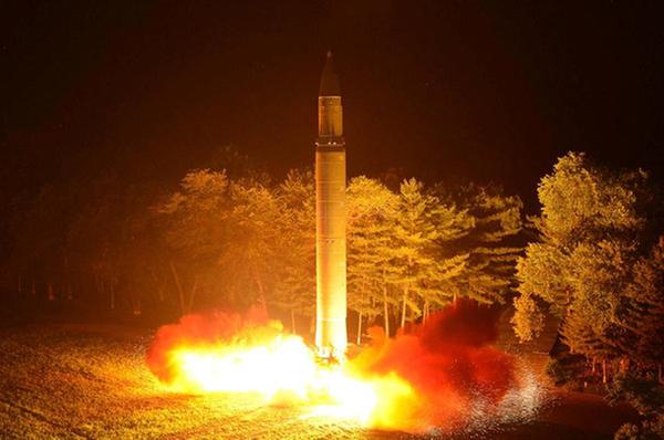 朝鮮成功試射火星-19洲際彈道導(dǎo)彈，國際反響與未來展望，朝鮮試射火星-19導(dǎo)彈，國際反響與未來展望