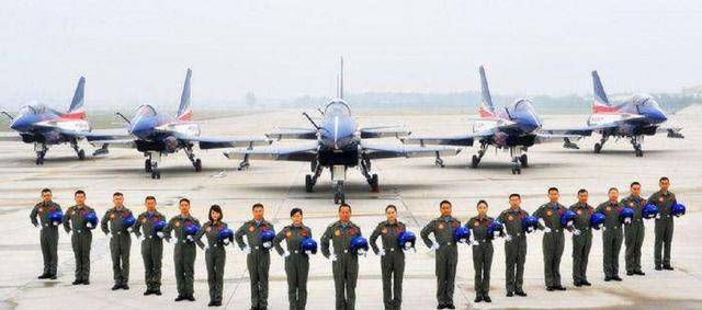 揭秘2011年中國空軍實力，強大的戰(zhàn)略與尖端技術(shù)結(jié)合，揭秘，中國空軍實力戰(zhàn)略與技術(shù)尖端結(jié)合展示（2011年）